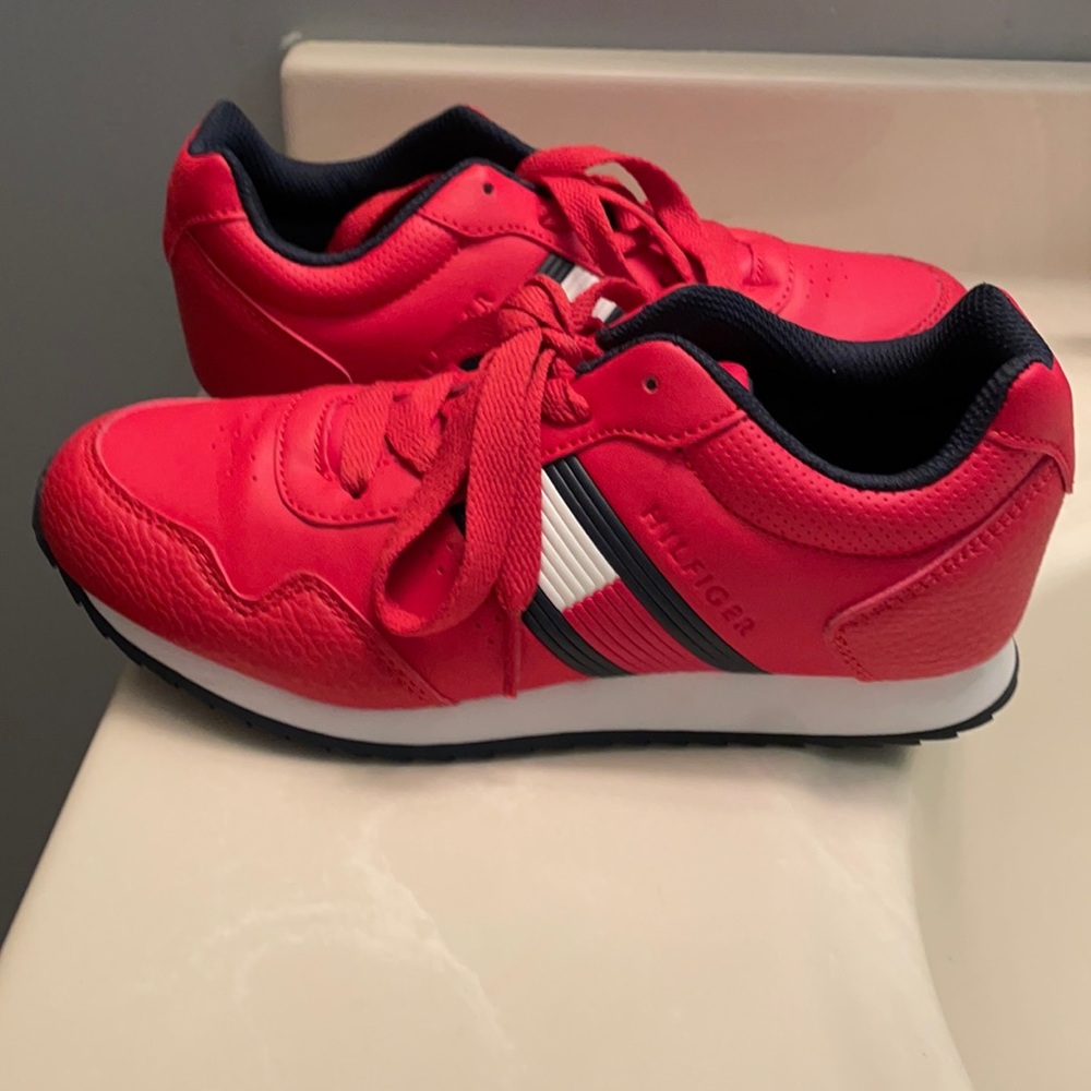 Tommy Hilfiger boys shoes size 3. New without tags
